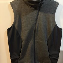 Oakley Men’s Large Vest 