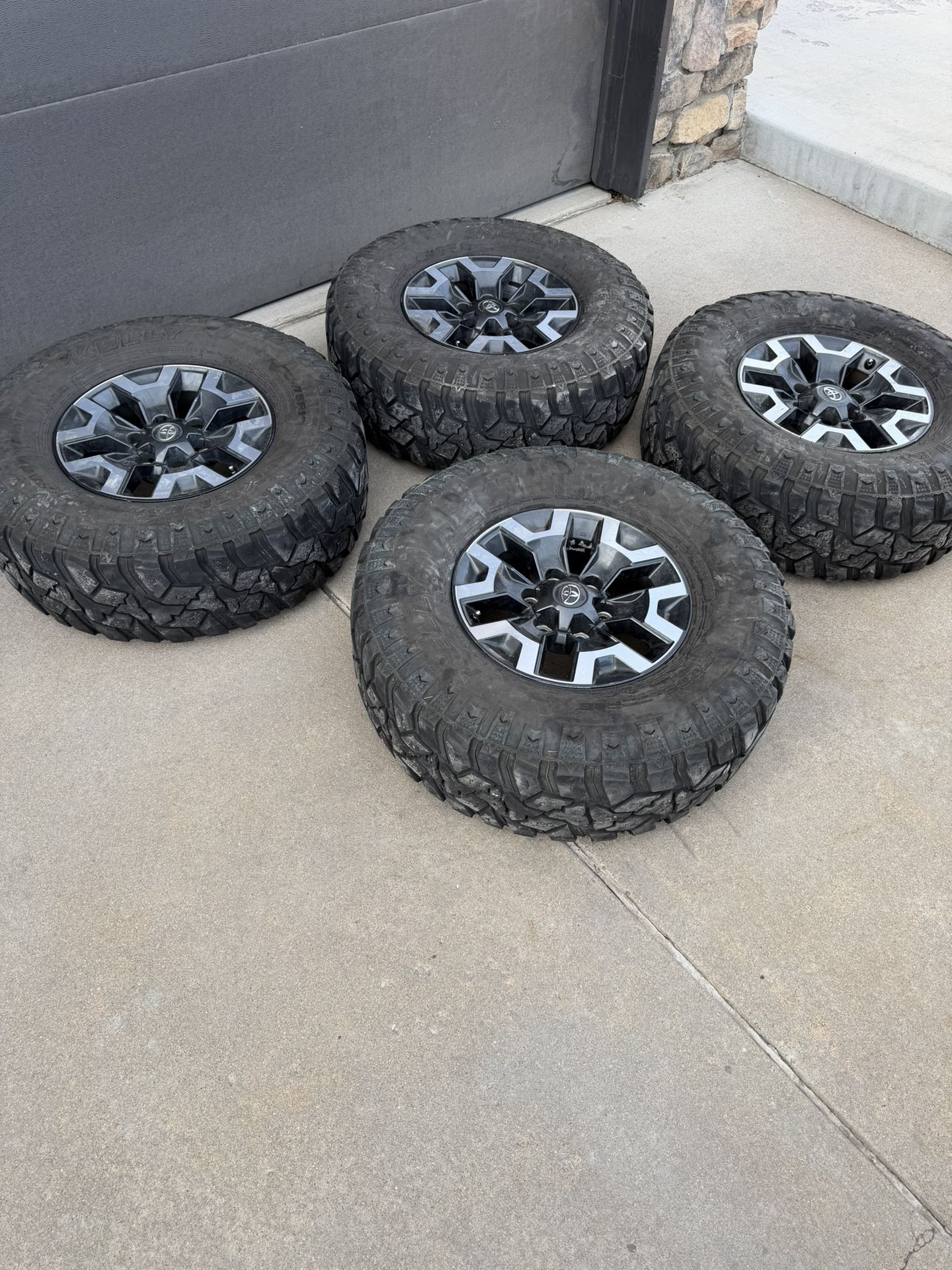 2019 toyota tacoma wheels and tires