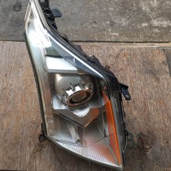 2013 CADILAC SRX RH HEADLIGHT