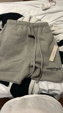 Essentials Shorts 