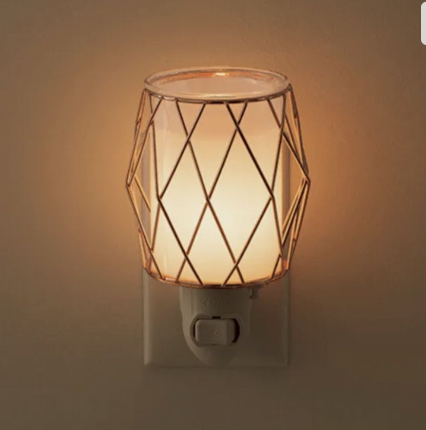 Wire You Blushing Scentsy Warmer