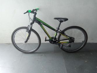 BICYCLE SPECIALIZED 21 SPEED SIZE 26 BRAND NEW