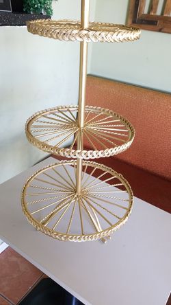 Cup cake stand (gold)