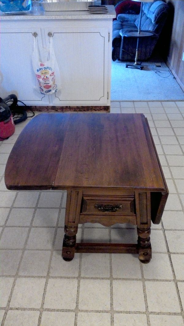 Expandable End Table With Leaf On The Left And Right Sides For Expandable End Table With Leaf On The Left And Right Sides For In North Royalton Oh Offerup