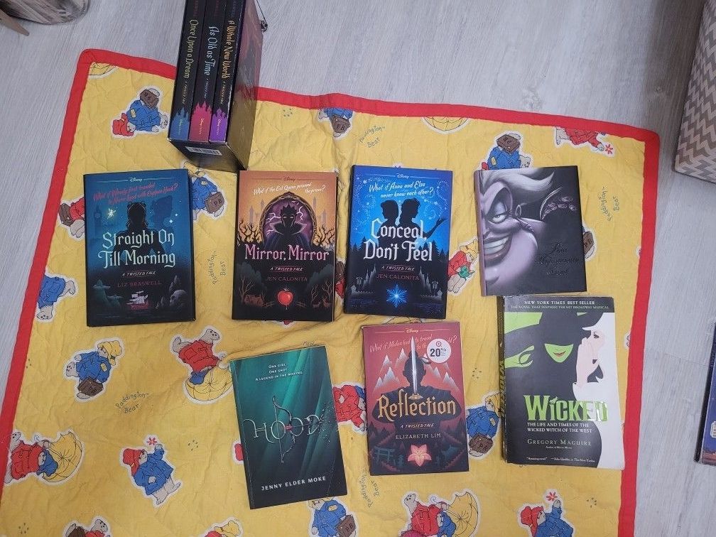 Disney's A TWISTED TALE BOOKS