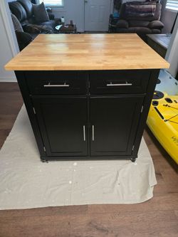 Kitchen island/ Bar