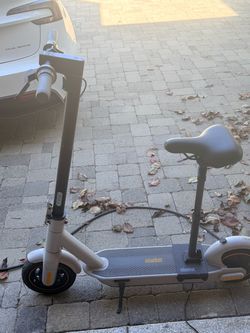 Segway Ninebot MAX G30LP Electric Scooter + Seat