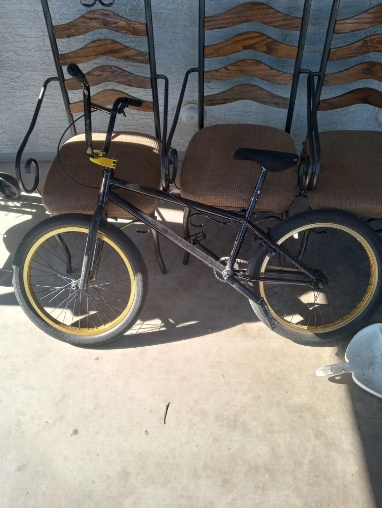 22” Bmx Black And Gold Fit Bike