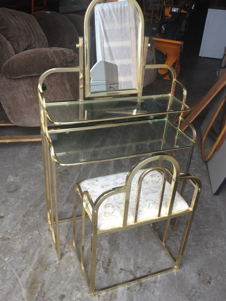 Vintage Vanity Makeup Table