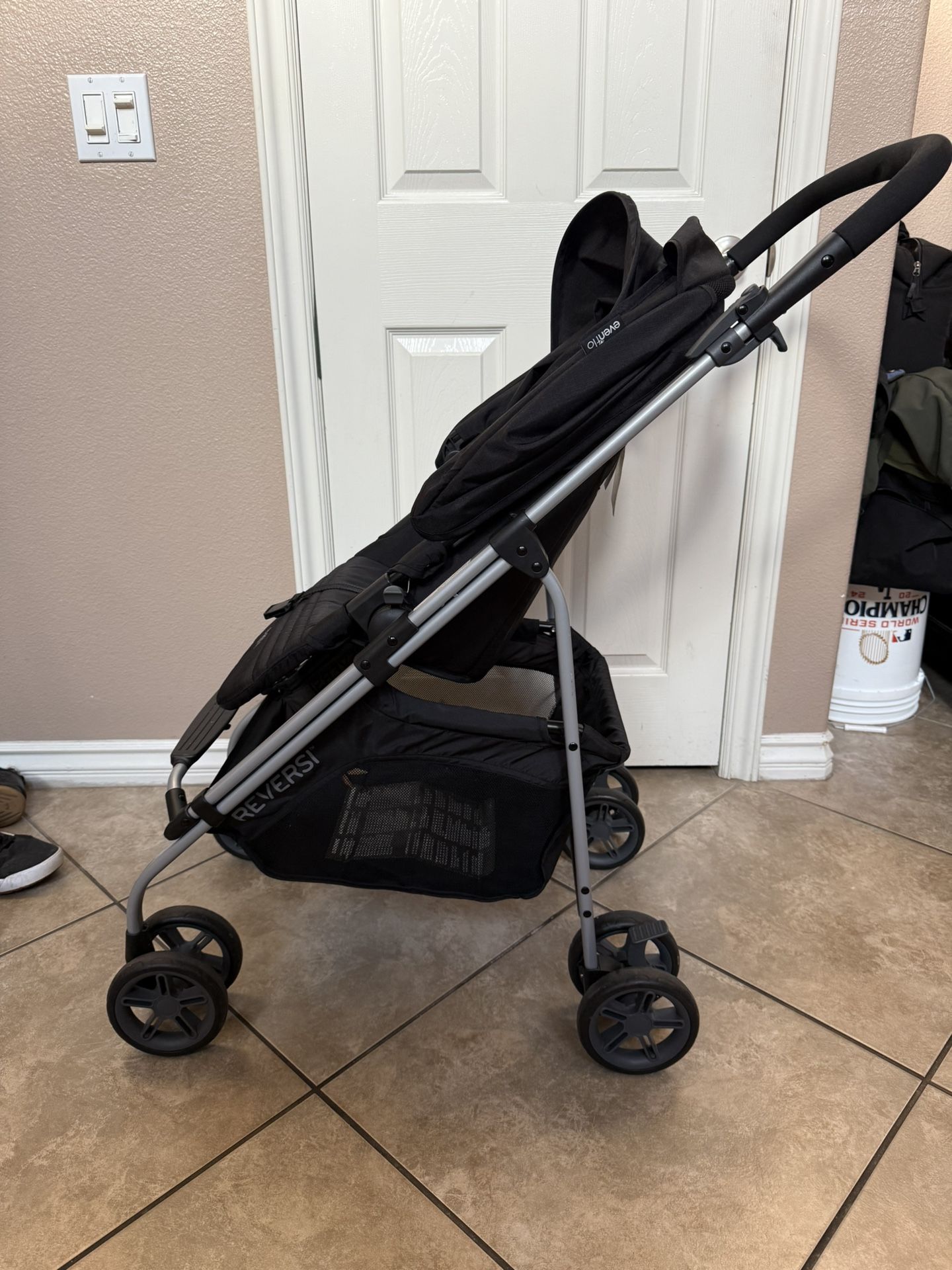 Evenflo Reversi Lightweight Reversible Stroller 