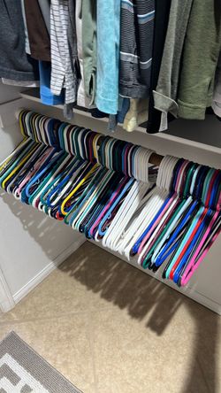 Set of 100 Hangers
