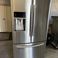 Samsung Stainless Steel Full Size Refrigerator 