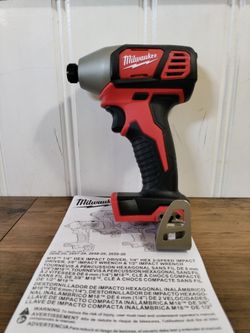 M18 Milwaukee Lithium-Ion Cordless 1/4 in. Hex Impact Driver (Tool-Only)