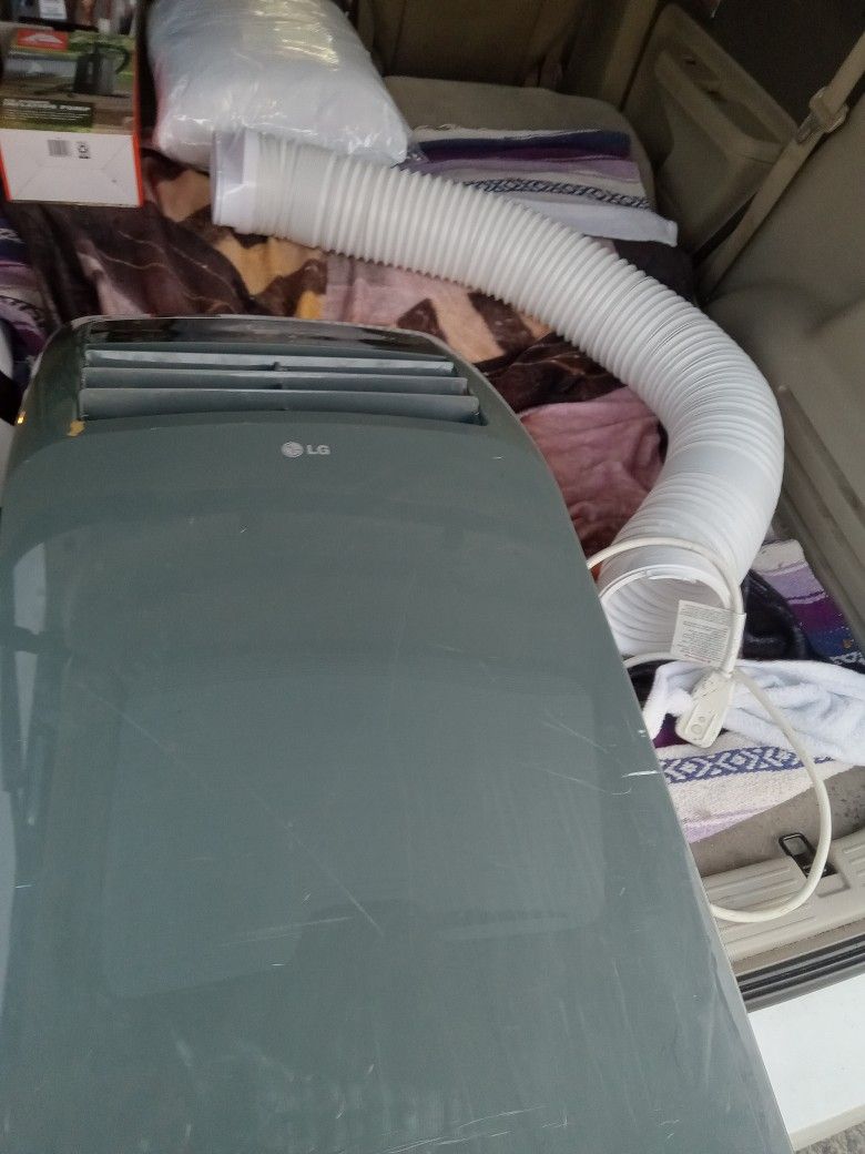 LG Air Conditioner 