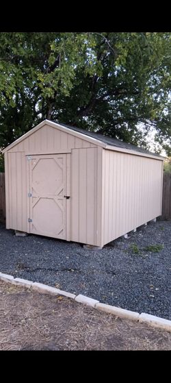 10 x 16 included 1 door 2 shelves
