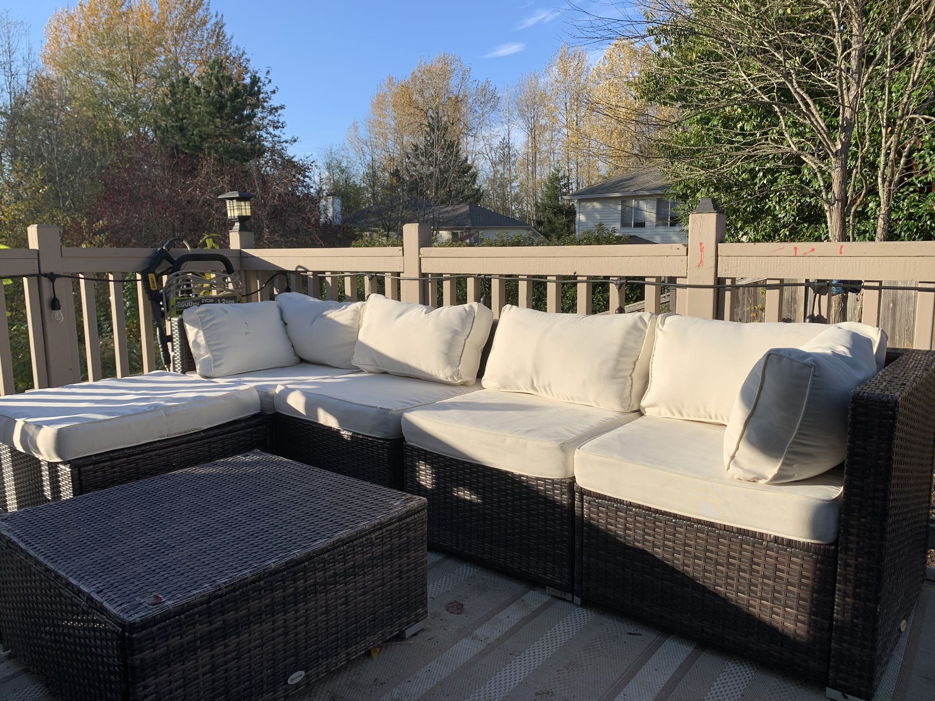 ratan patio lounge set / outdoor furniture set