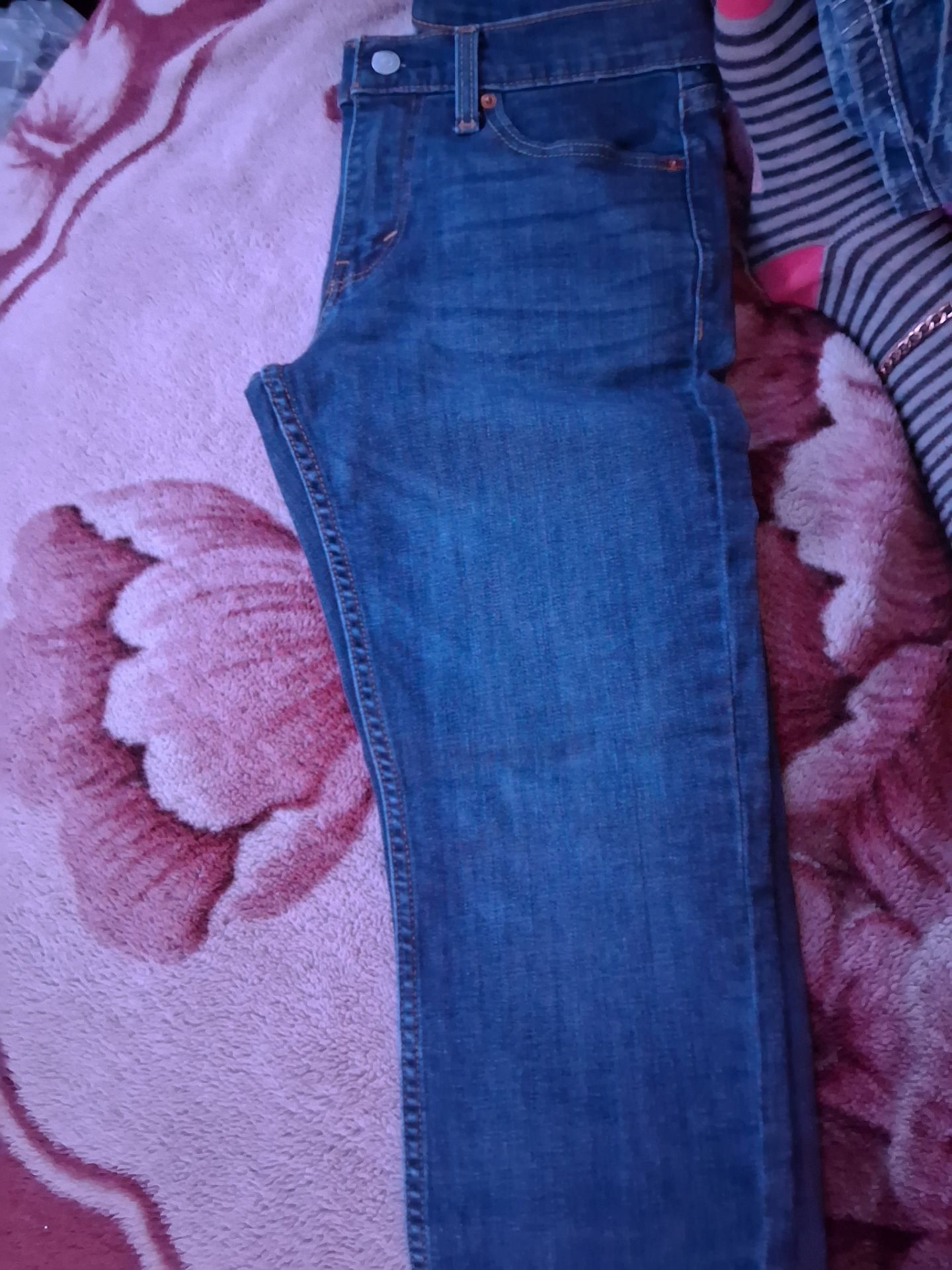 girlz clothing .shoe. Levi pants. boho pant