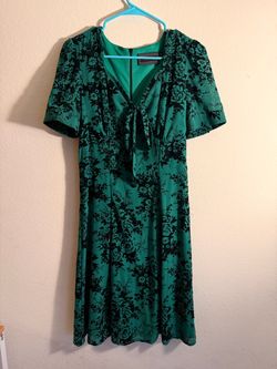 Voodoo Vixen Green Floral Short Sleeve Midi Dress