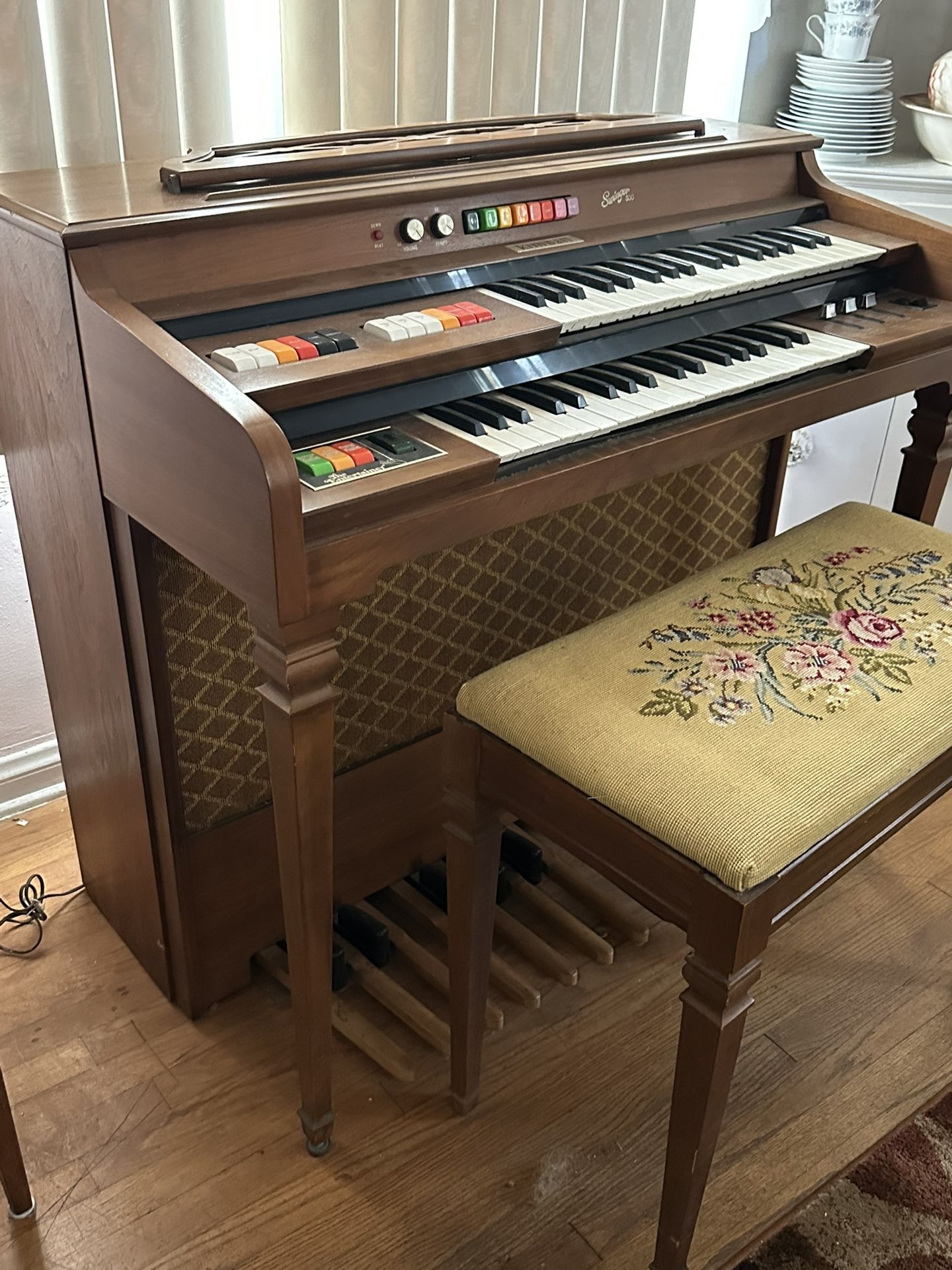 Kimball Organ With Embroidered Bench (unknown Condition - Don’t Know If It Works)