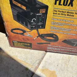 Flux Welder 125 New In Box  New Wire Spool Never Used Unit Is New 