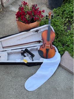 Wooden violin 🎻. 2/1