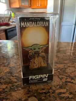 FiGPiN Star Wars The Mandalorian The Child with Soup Cup 3-Inch Enamel Pin #510