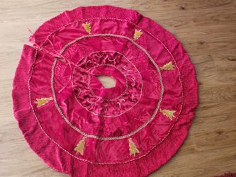 Christmas tree skirt