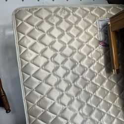 Full Size Mattress And Box Spring 