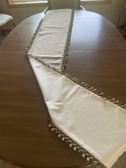 High Quality Gold Table Runner