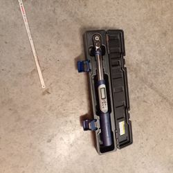 3/8inch Drive Digital Torque Wrench With Angle 599.5 Ftlb/6.8135 Nm Electronic