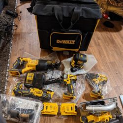 Dewalt 6  Peice  20 V  Xr Carpenter  Box