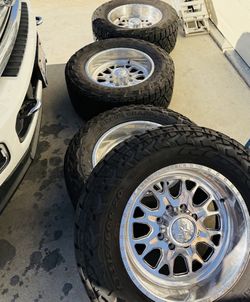 20" American Forces & 35" Nitto Recons – Like New (8x170)