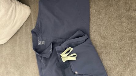 Used Periwinkle FIGS scrub set