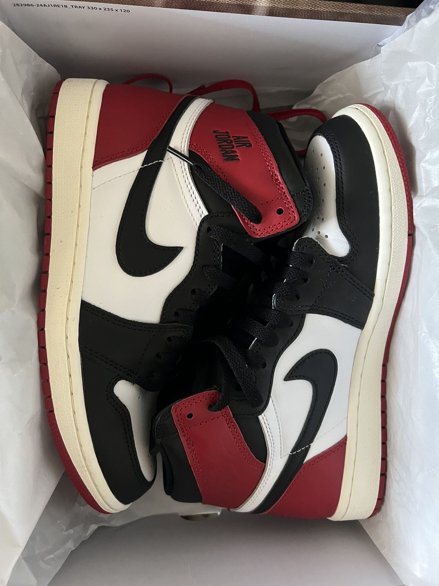 Jordan 1 Black Toe size 8.5 VNDS