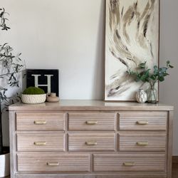 Dresser And Matching Nightstands