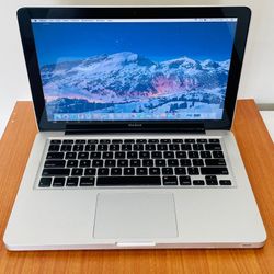 Apple Macbook Aluminum 08 4GB RAM 160GB HDD Glass crack