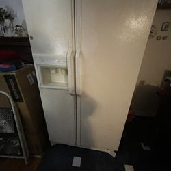 Amana Side-by-Side Freezer Fridge