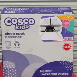 Baby's Full Canopy Bassinet