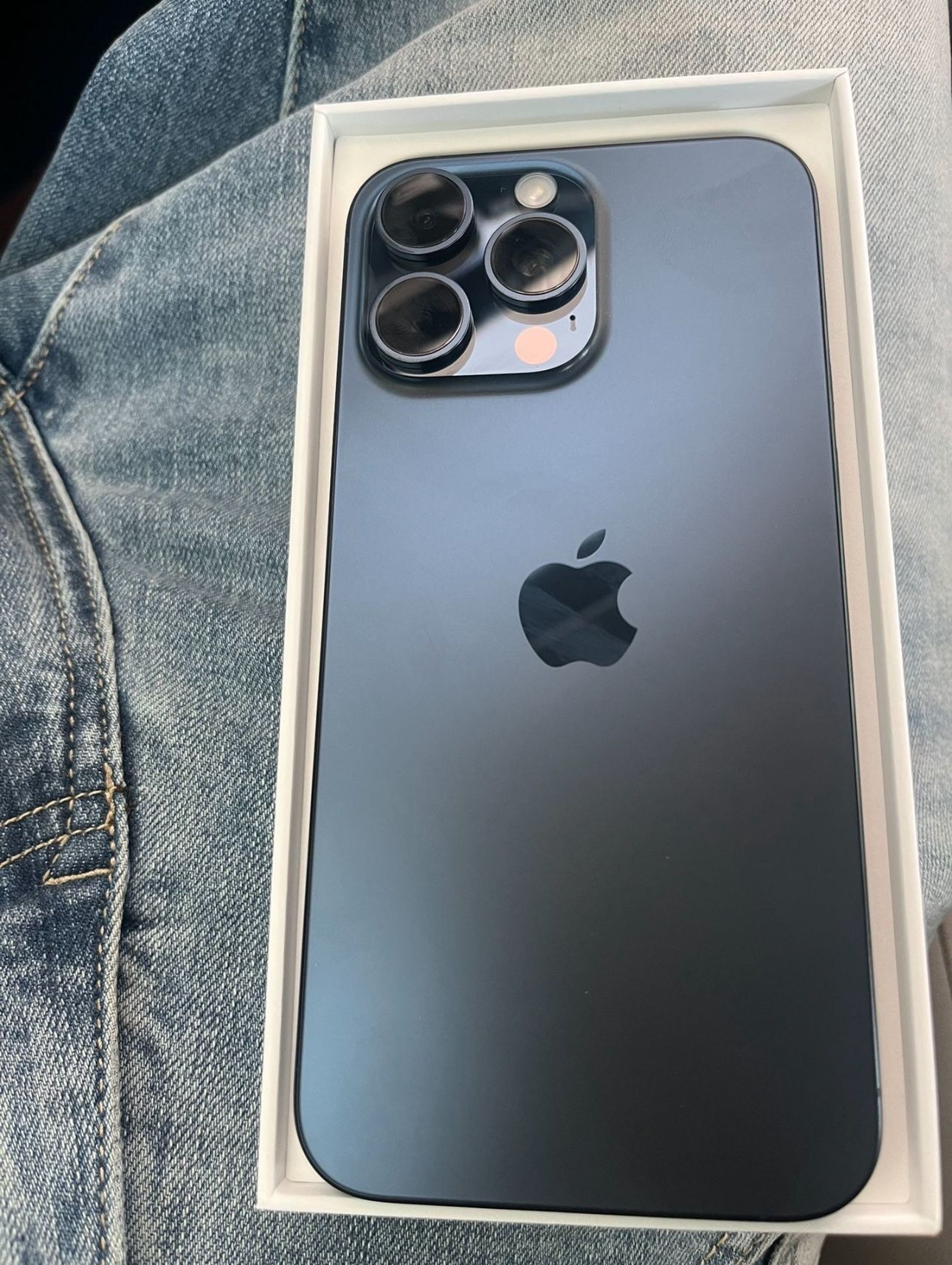 IPHONE 15 Pro Max 256 GB UNLOCKED