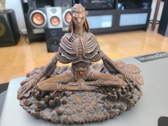 Avatar Figure. In Van Nuys By Sherman Way And Hazeltine Ave 