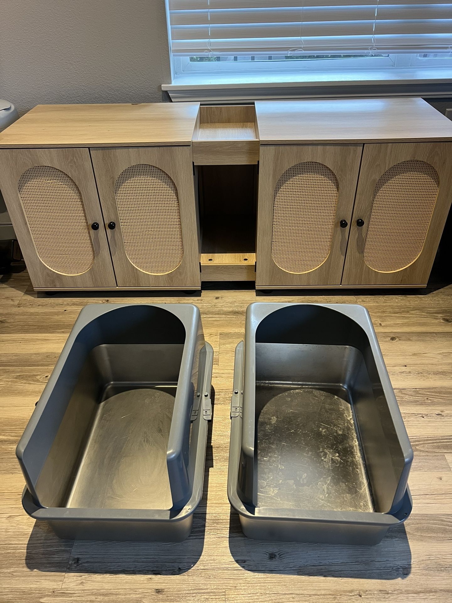 Litter cabinet with stainless steel litter boxes