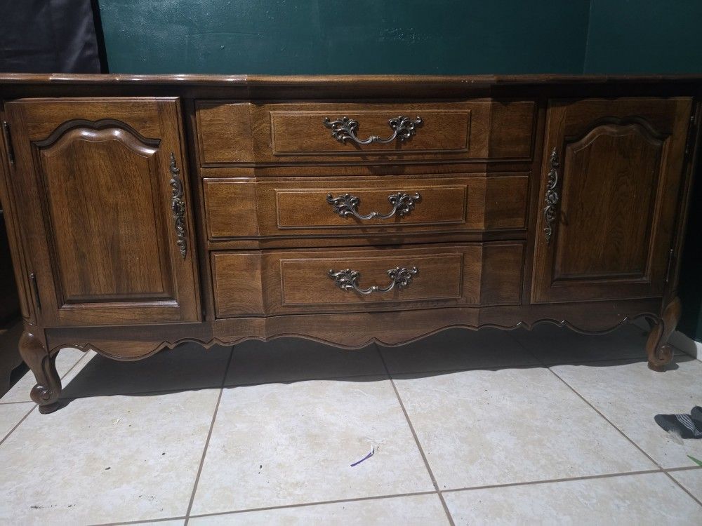 Antique China Cabinet With All Glass Shelves And Lights