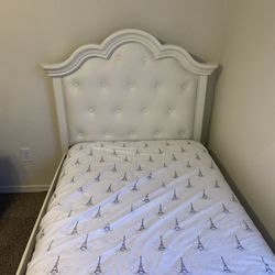 Twin White Princess Bed With Drawers