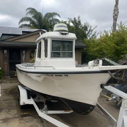 1998 Shamrock 200 pilot house