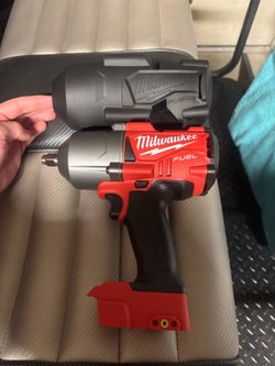 Milwaukee M18 Fuel 1/2 inch high torque impact wrench with protective boot