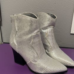 Size 8.5 glittery boots