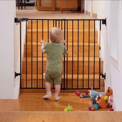Babelio 34" Extra Tall Baby/Dog Gate with No Threshold Design Walk Thru Door, 26-43" Auto Close Safety Gate for Babies, Elders and Pets, Fits Doorways