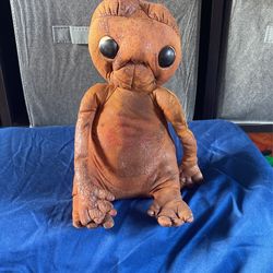 Vintage 1982 E.T. Plush Doll