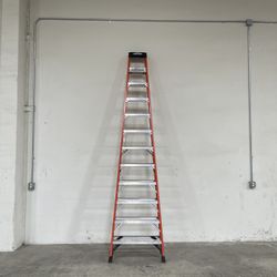 WERNER 12’ STEP LADDER