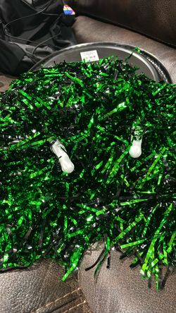 NEW 6 SETS of POM POMS